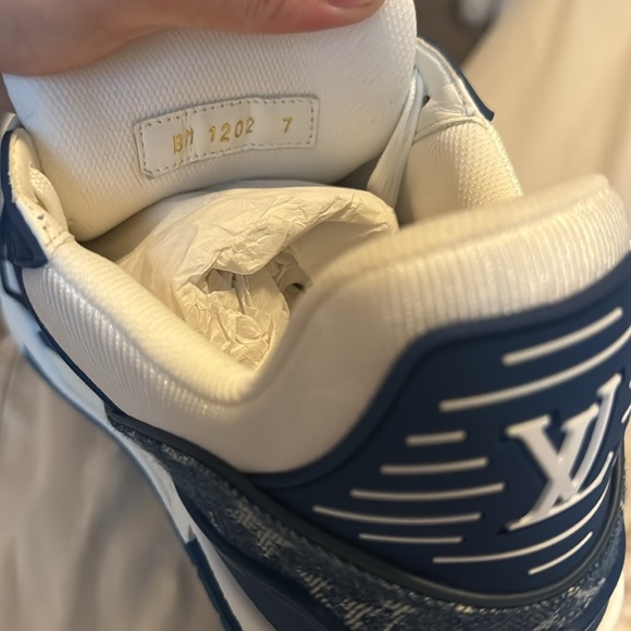 LV Trainer Sneaker - Picture 4 of 4